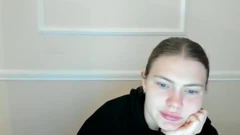 ninarihh online show from 11-18-25, 09:58