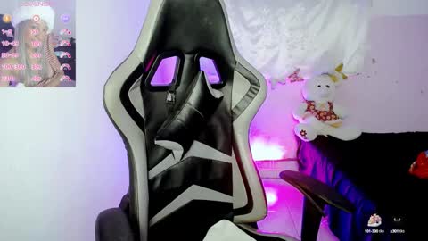 ninatinydoll1 online show from 03-10-25, 10:59