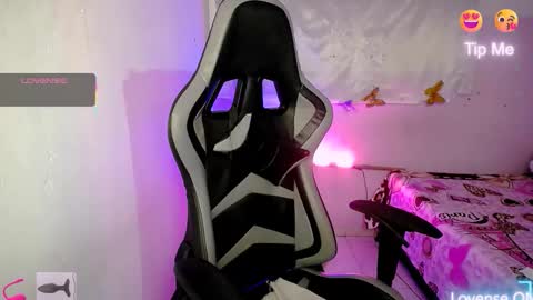 ninatinydoll1 online show from 10-12-25, 09:41