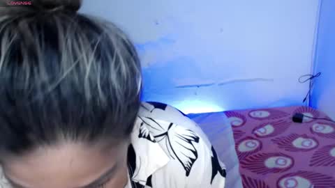 ninatinydoll1 online show from 04-15-26, 11:39