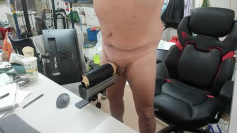 nineinchnail33 online show from 12-19-25, 07:10