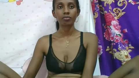 ninie246746 online show from 03-22-26, 08:45