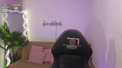 Snapshot of ninna_tay chatting on 12-02-25, 07:09 Ninnaaaa online show from 12-02-25, 07:09