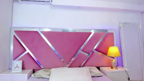 Snapshot of ninnavous chatting on 06-12-26, 01:32 Ninna online show from 06-12-26, 01:32