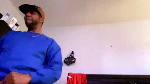 ninolindo919 online show from 10-10-25, 03:22