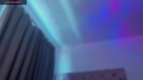 Snapshot of ninonbeart chatting on 04-25-26, 03:09 Ninon Beart online show from 04-25-26, 03:09