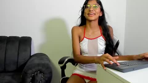 Nira Lux online show from 07-01-26, 01:51
