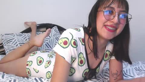 Snapshot of nirit3183 chatting on 01-14-25, 09:45 Daph J online show from 01-14-25, 09:45