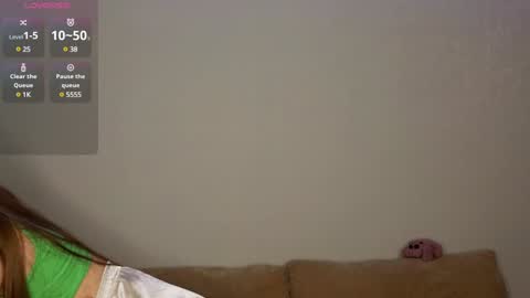 Snapshot of nirvanatwo chatting on 12-21-24, 06:23 Lynn online show from 12-21-24, 06:23