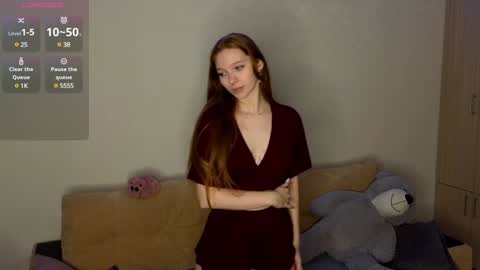 Snapshot of nirvanatwo chatting on 01-09-25, 08:44 Lynn online show from 01-09-25, 08:44