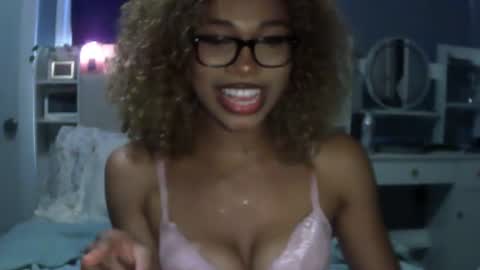 Snapshot of nivv222 chatting on 06-15-26, 06:43 nivv222 online show from 06-15-26, 06:43