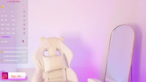 Snapshot of nix_kyy chatting on 06-25-26, 05:12 Nicki online show from 06-25-26, 05:12