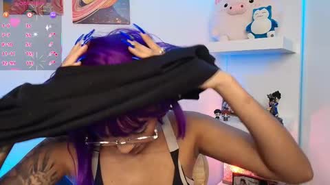 Snapshot of nix_taylor chatting on 11-28-25, 11:18 Nix online show from 11-28-25, 11:18