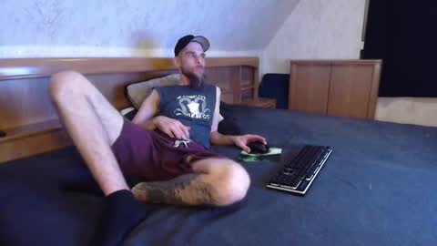 Snapshot of nixan85 chatting on 09-22-25, 09:17 nixan85 online show from 09-22-25, 09:17