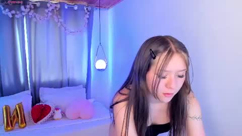Snapshot of nixiesterling chatting on 06-20-26, 07:38 Nixie online show from 06-20-26, 07:38