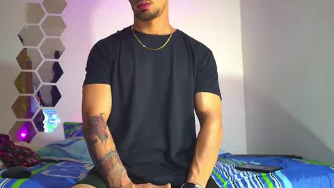 Nicolas Muscle online show from 12-10-24, 03:52