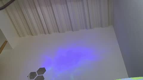 Nicolas Muscle online show from 12-18-24, 05:15