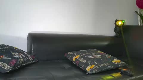 Nicolas Muscle online show from 12-20-24, 04:31