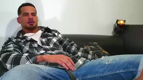 Nicolas Muscle online show from 01-20-25, 04:43