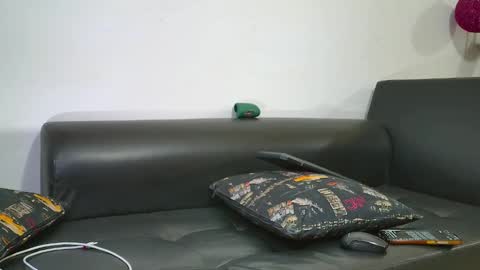 Nicolas Muscle online show from 02-13-25, 05:26