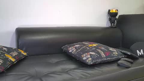 Nicolas Muscle online show from 02-18-25, 03:43