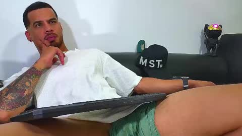 Nicolas Muscle online show from 02-19-25, 07:06