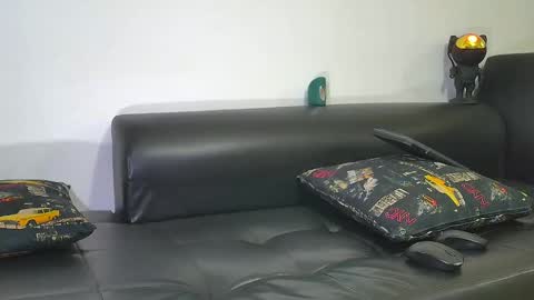 Nicolas Muscle online show from 02-24-25, 04:49