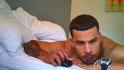 Nicolas Muscle online show from 03-02-25, 09:22