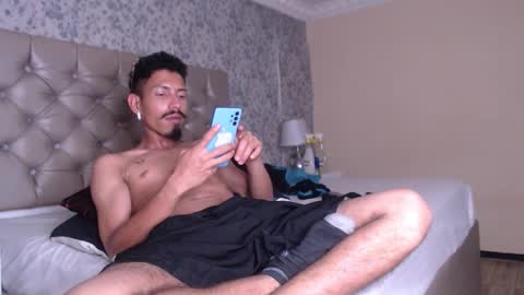 Snapshot of noaahtylor chatting on 03-03-26, 07:25 Noah online show from 03-03-26, 07:25