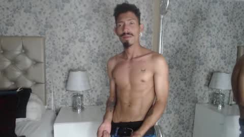 Snapshot of noaahtylor chatting on 03-08-26, 09:29 Noah online show from 03-08-26, 09:29