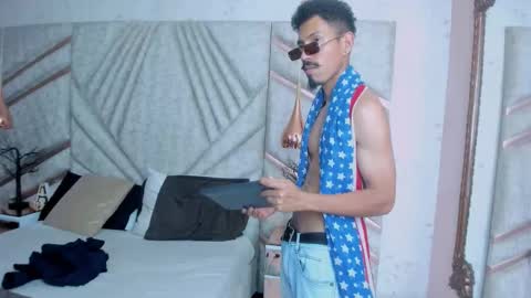 Snapshot of noaahtylor chatting on 03-10-26, 08:58 Noah online show from 03-10-26, 08:58