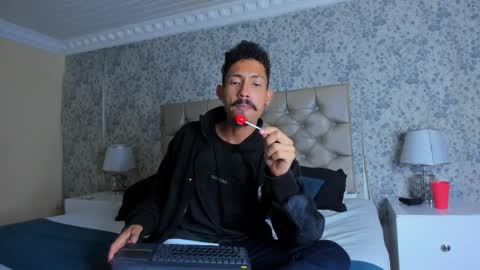 Snapshot of noaahtylor chatting on 03-29-26, 09:04 Noah online show from 03-29-26, 09:04