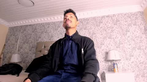 Snapshot of noaahtylor chatting on 04-06-26, 03:04 Noah online show from 04-06-26, 03:04