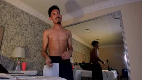 Snapshot of noaahtylor chatting on 04-09-26, 06:19 Noah online show from 04-09-26, 06:19