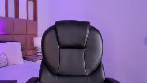 Snapshot of noadream chatting on 10-06-25, 03:53 NoaDream online show from 10-06-25, 03:53