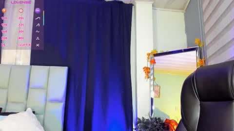 Noah  online show from 09-21-25, 03:19