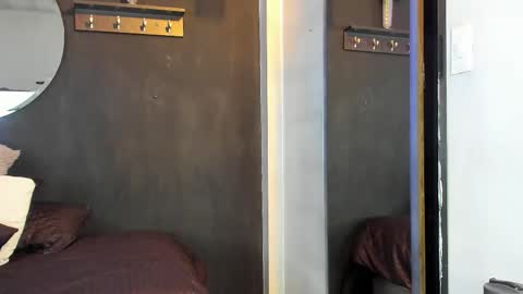 Noah  online show from 11-14-25, 03:27