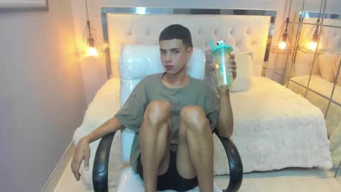 Snapshot of noah295155 chatting on 03-01-26, 05:48 Alex online show from 03-01-26, 05:48