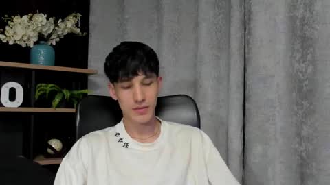 Snapshot of noah_brigth chatting on 02-14-25, 06:45 Noah Brigth online show from 02-14-25, 06:45