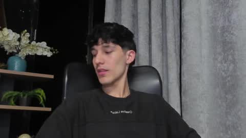 Snapshot of noah_brigth chatting on 02-20-25, 03:01 Noah Brigth online show from 02-20-25, 03:01