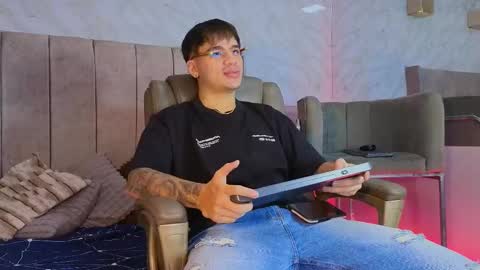 NOAH  online show from 02-09-25, 10:21