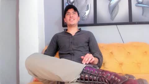 Snapshot of noah_ferrary chatting on 11-07-25, 07:25 Noah Ferrary online show from 11-07-25, 07:25