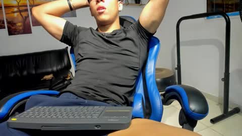 noah_flynn1 online show from 11-21-25, 06:45