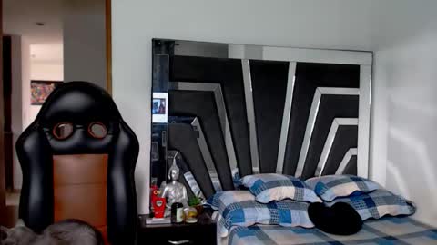 Noah Harris01 online show from 04-01-26, 01:41