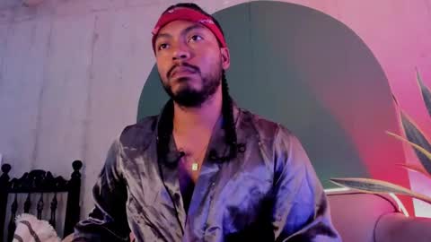 Snapshot of noah_jones__ chatting on 01-16-25, 06:27 Noah online show from 01-16-25, 06:27