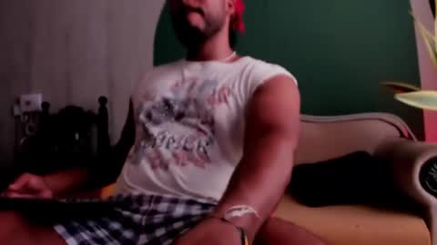 Snapshot of noah_jones__ chatting on 01-25-25, 10:18 Noah online show from 01-25-25, 10:18