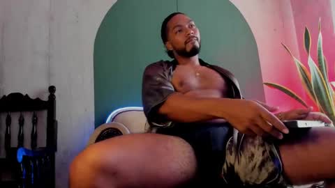 Snapshot of noah_jones__ chatting on 02-04-25, 10:02 Noah online show from 02-04-25, 10:02