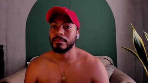 Snapshot of noah_jones__ chatting on 02-21-25, 09:00 Noah online show from 02-21-25, 09:00