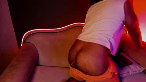 Snapshot of noah_jones__ chatting on 02-22-25, 11:35 Noah online show from 02-22-25, 11:35