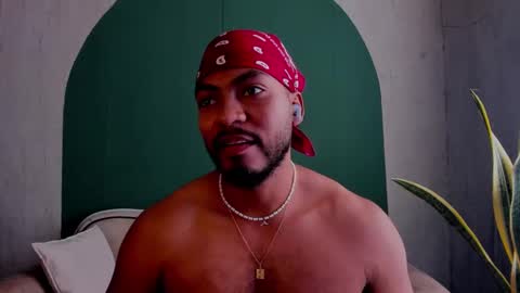 Snapshot of noah_jones__ chatting on 03-01-25, 05:38 Noah online show from 03-01-25, 05:38